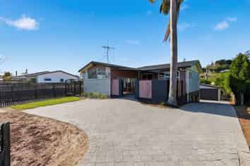 18 Olivine Street, Poike