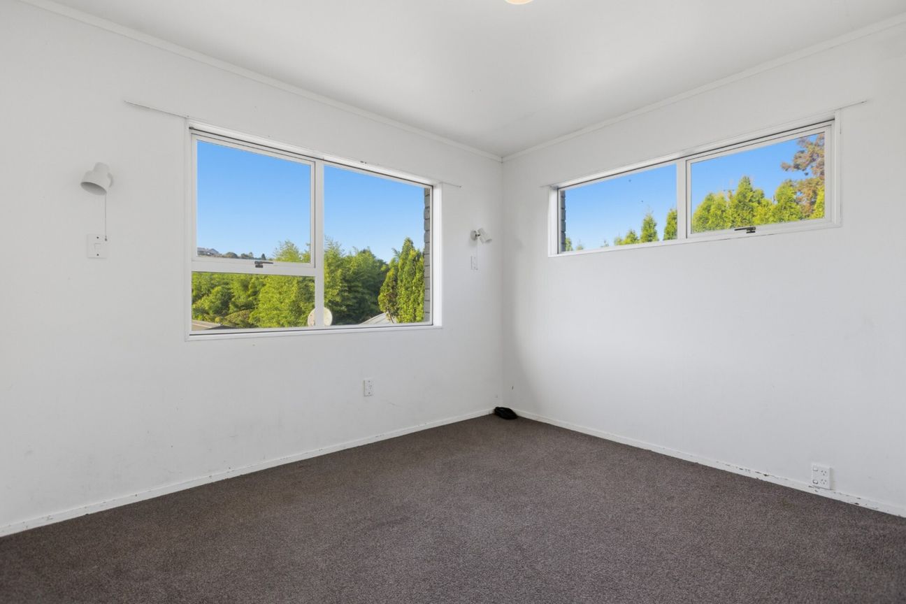 Super-sized, Solid Home + Location - Mehr