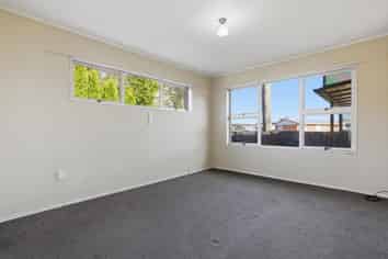 18 Olivine Street, Poike