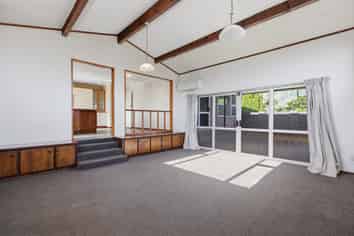 18 Olivine Street, Poike