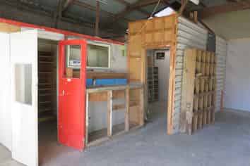 CENTRALLY LOCATED WORKSHOP