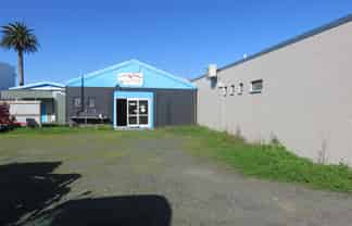 CENTRALLY LOCATED WORKSHOP