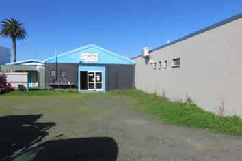 CENTRALLY LOCATED WORKSHOP
