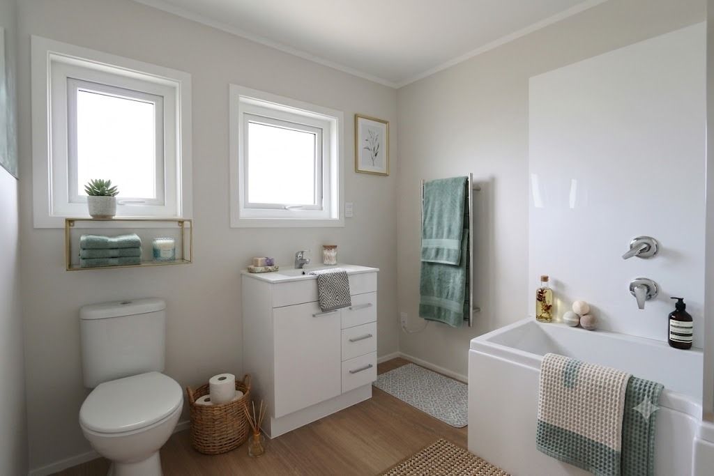 Spacious three bedroom home - More