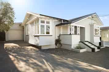 8 Creamer Avenue, Belmont