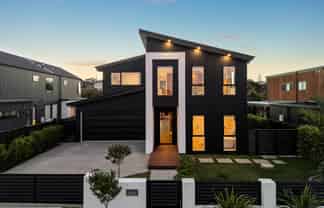 83 Riverhead Point Drive, Riverhead