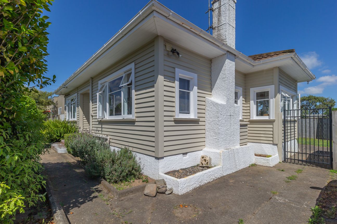 Packed with Potential & Priced to Sell! - Meer