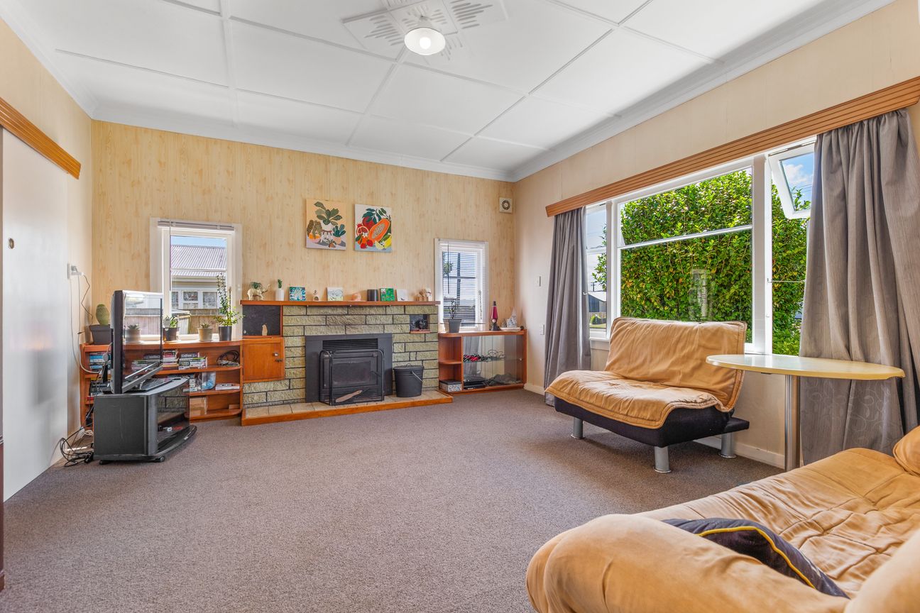 Packed with Potential & Priced to Sell! - Aanzicht 2