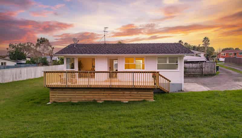 19 Thornlow Street, Glendene
