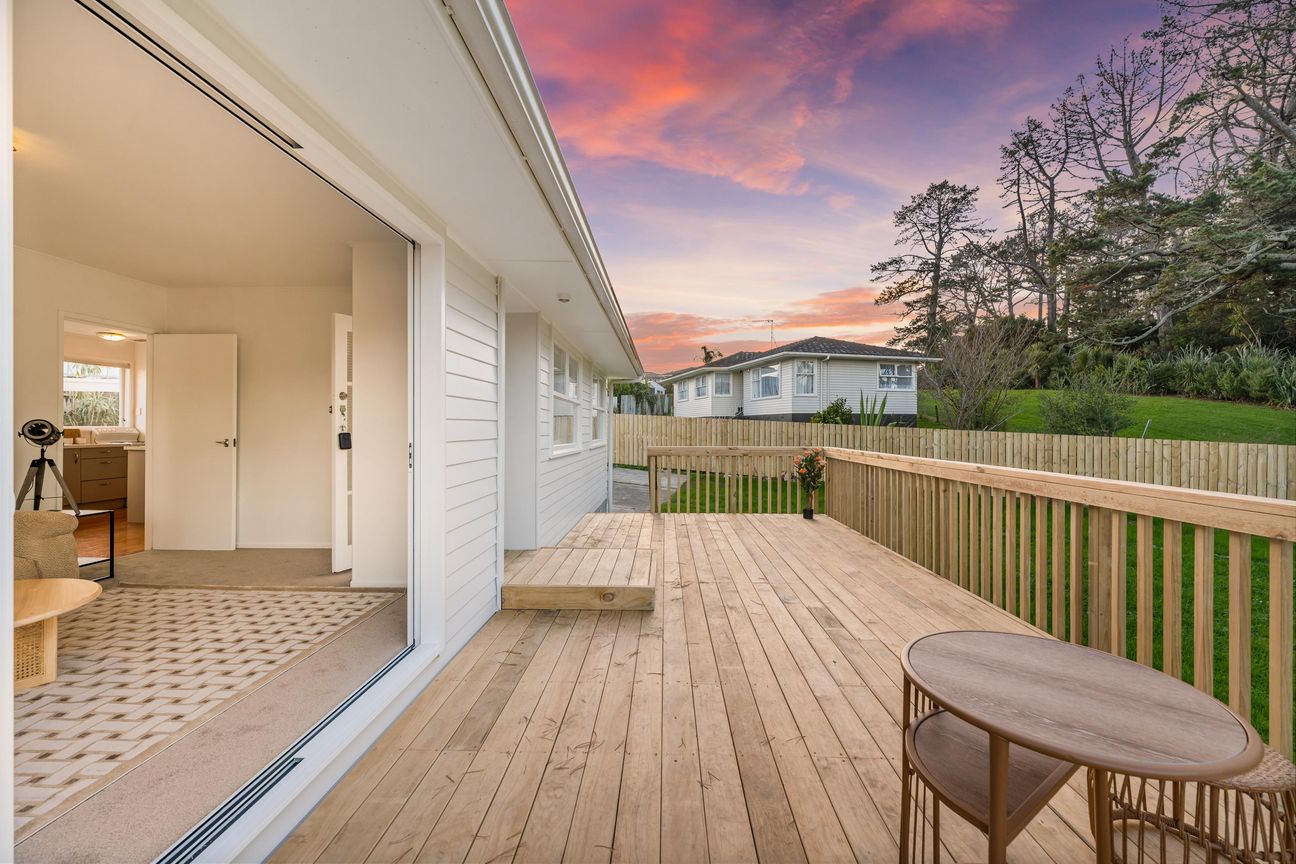 The Great Kiwi Backyard Lives Here - Altro