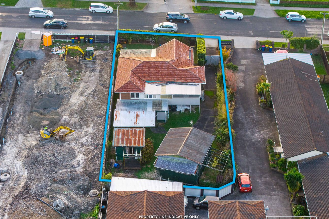 The Buildings Are Occupying Some Very Good Land - Altro