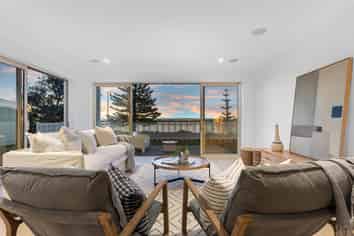2/1 The Brae, Mount Pleasant