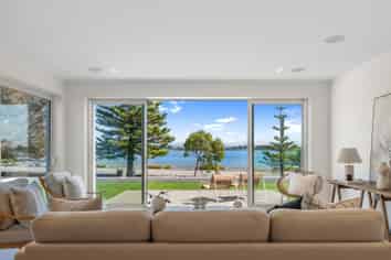 2/1 The Brae, Mount Pleasant