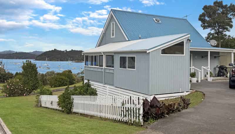 8 Kakapu Road, Russell