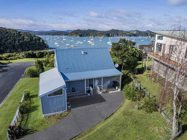 8 Kakapu Road, Russell