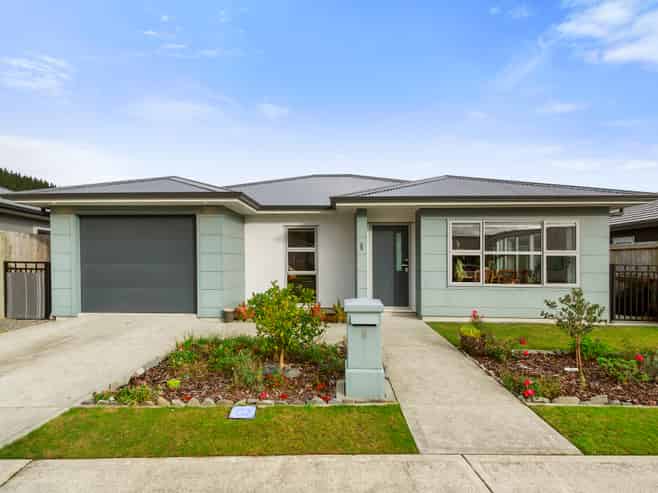 6 Brian Hughes Road, Wainuiomata