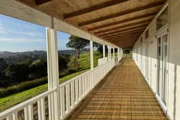 123 Sea View Road, Ostend