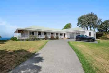 123 Sea View Road, Ostend