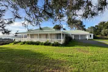123 Sea View Road, Ostend