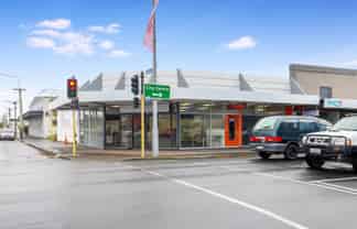High Profile Retail Corner | Unmissable Exposure