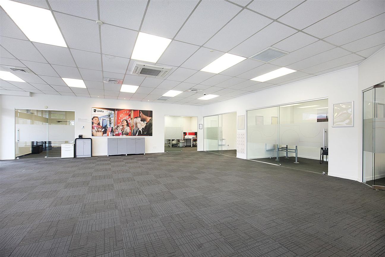 High Profile Retail Corner | Unmissable Exposure - Widok 4