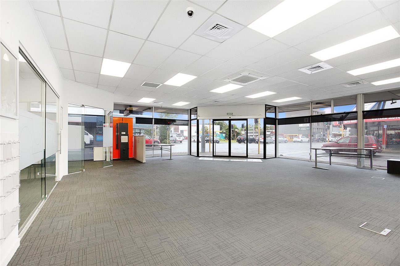 High Profile Retail Corner | Unmissable Exposure - Widok 5