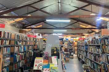 Bargain 363 sqm Showroom/Warehouse - For Lease