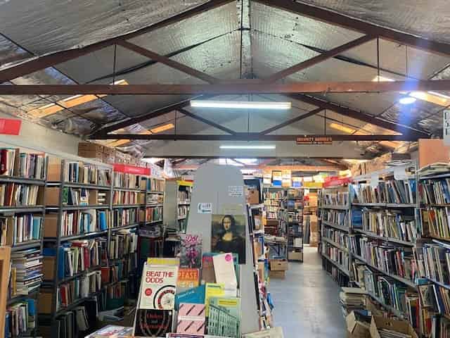 Bargain 363 sqm Showroom/Warehouse - For Lease