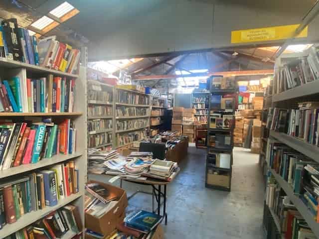 Bargain 363 sqm Showroom/Warehouse - For Lease