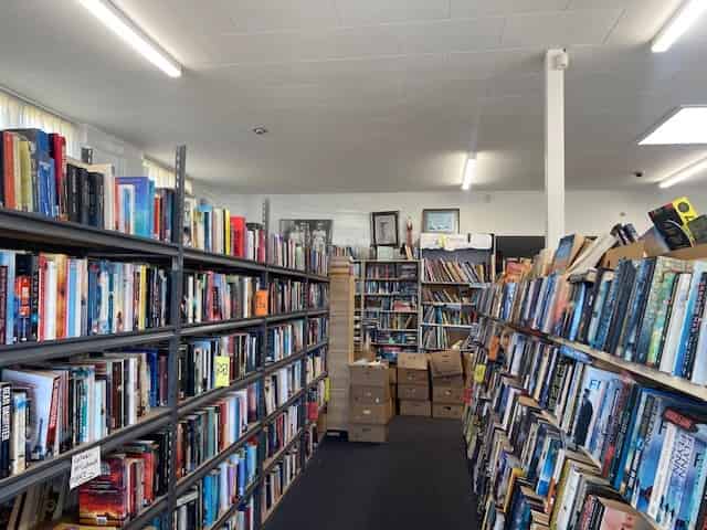 Bargain 363 sqm Showroom/Warehouse - For Lease