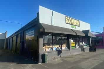 Bargain 363 sqm Showroom/Warehouse - For Lease