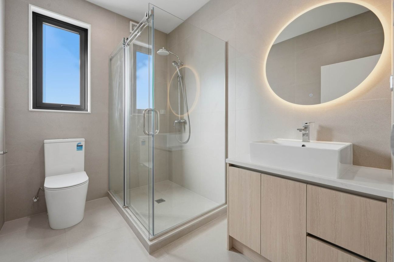 Brand-New Freehold Home in Macleans Zone - Bild 5