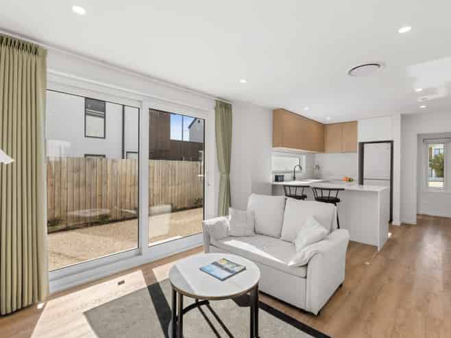 2/61 Waltham Road, Sydenham