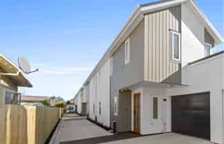 2/61 Waltham Road, Sydenham