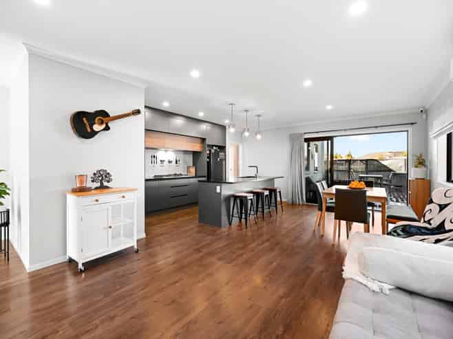 9 Earp Crescent, Chartwell