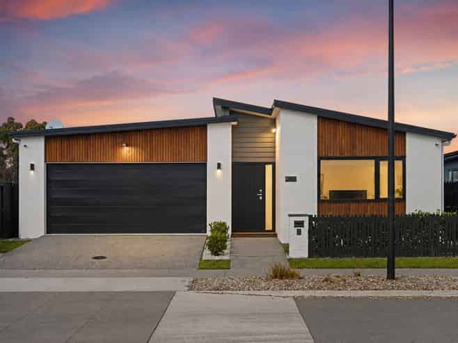 9 Earp Crescent, Chartwell