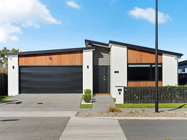 9 Earp Crescent, Chartwell