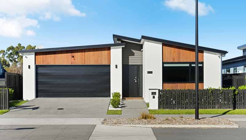 9 Earp Crescent, Chartwell