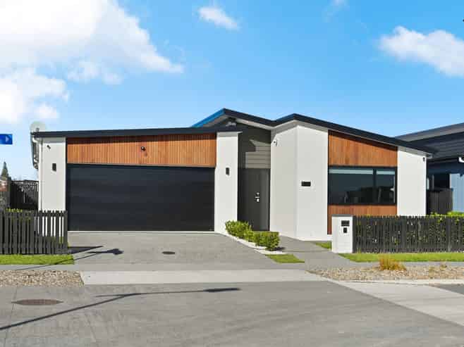 9 Earp Crescent, Chartwell