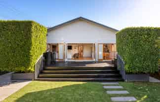 39 Renfrew Avenue, Sandringham