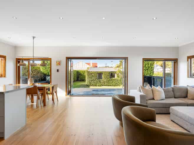 39 Renfrew Avenue, Sandringham