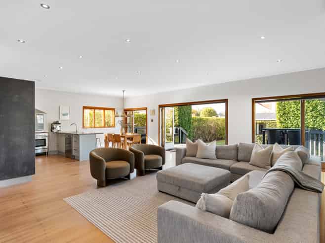 39 Renfrew Avenue, Sandringham