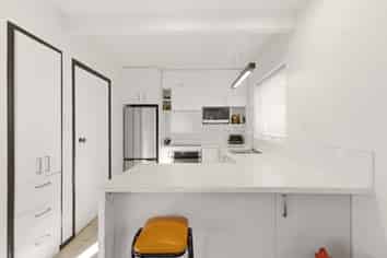 76A Memorial Avenue, ILAM
