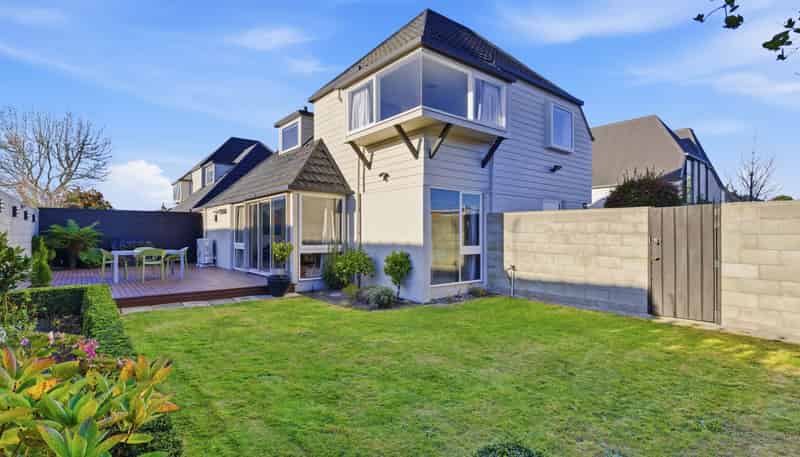 76A Memorial Avenue, ILAM