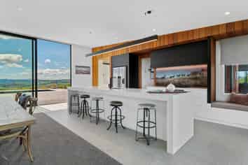 155 Whakaroa, Kinloch
