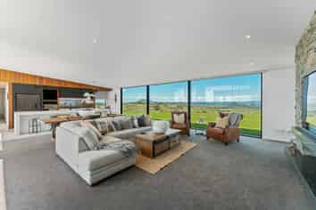 155 Whakaroa, Kinloch