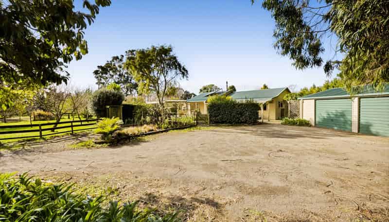 164 Cross Road, Lepperton