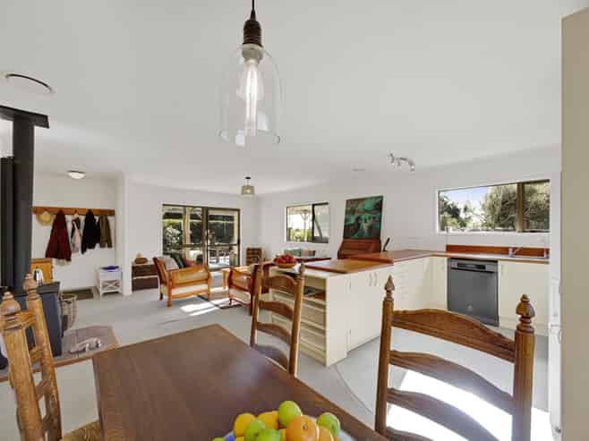 164 Cross Road, Lepperton