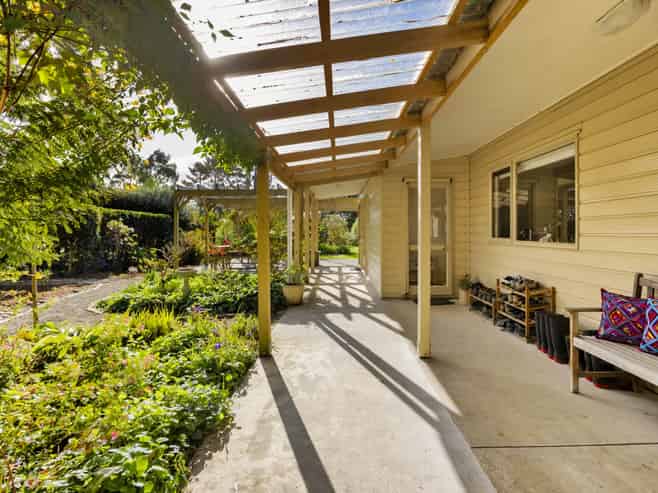 164 Cross Road, Lepperton