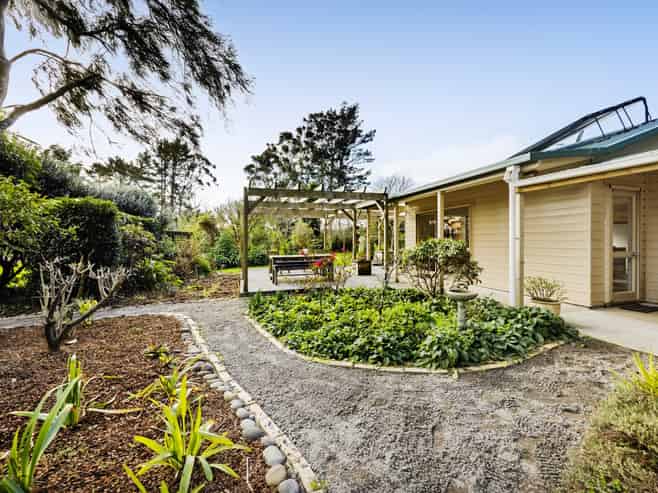 164 Cross Road, Lepperton
